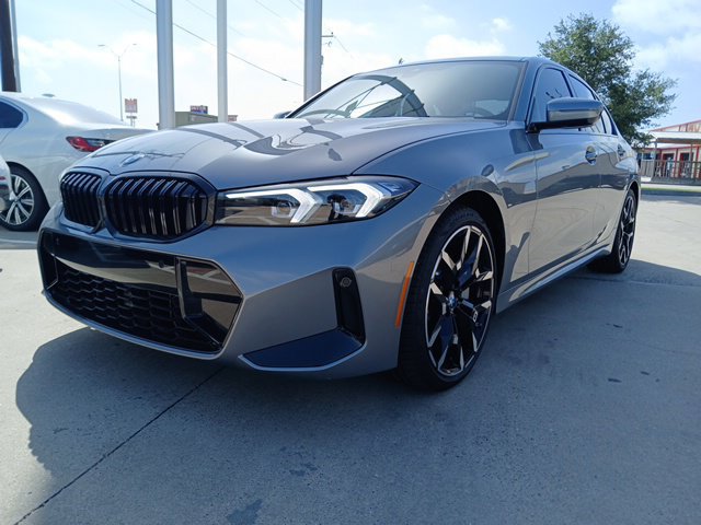 New 2026 BMW 330i Sedan w/ M Sport Package RWD image 3