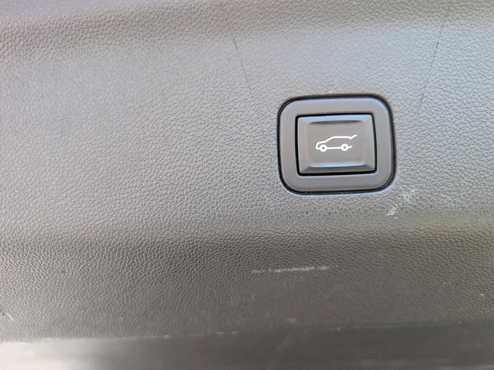 Used 2022 GMC Yukon AT4 image 7