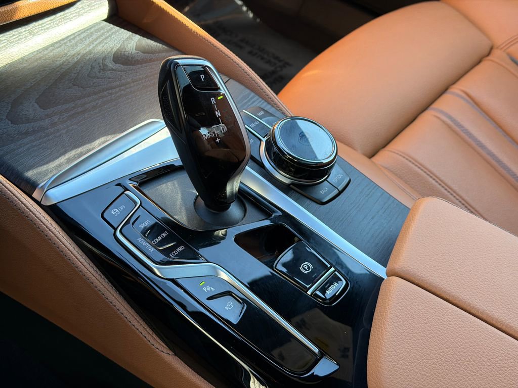 Used 2023 BMW M550i xDrive w/ Executive Package image 28