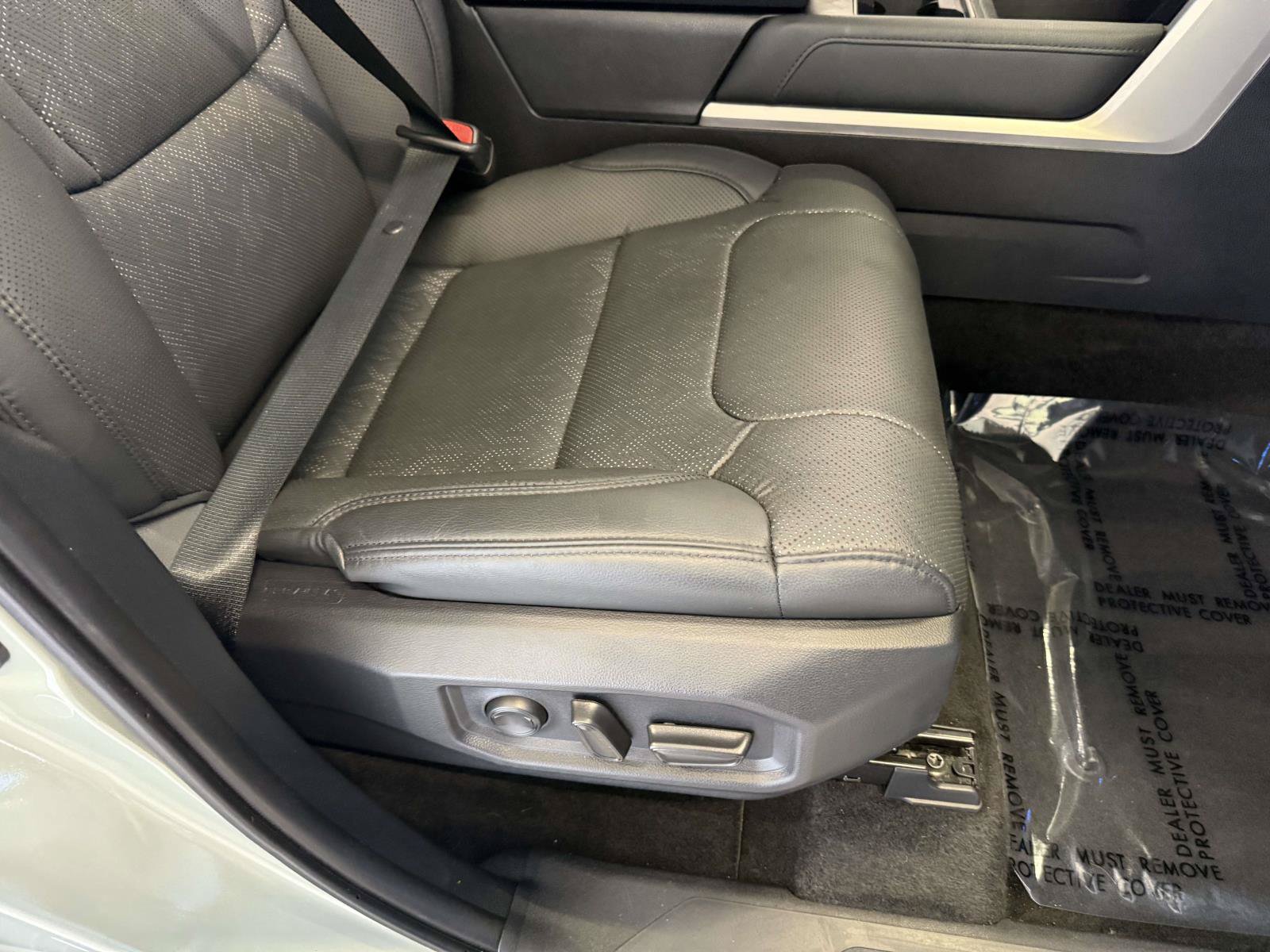 Used 2024 Toyota Tundra Limited AWD/4WD image 15