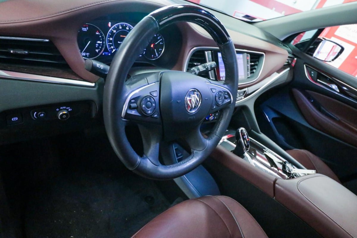 Used 2021 Buick Enclave Avenir FWD image 12