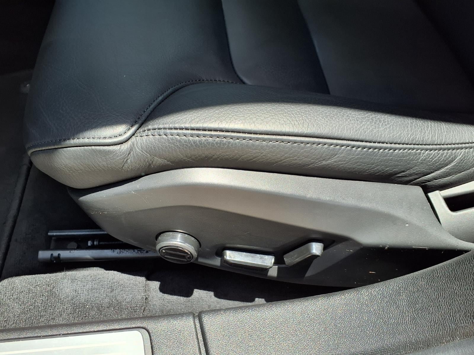 Certified 2025 Volvo S60 B5 Plus AWD/4WD image 23