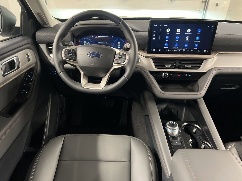 New 2026 Ford Explorer Active w/ Active Comfort Package AWD/4WD image 8