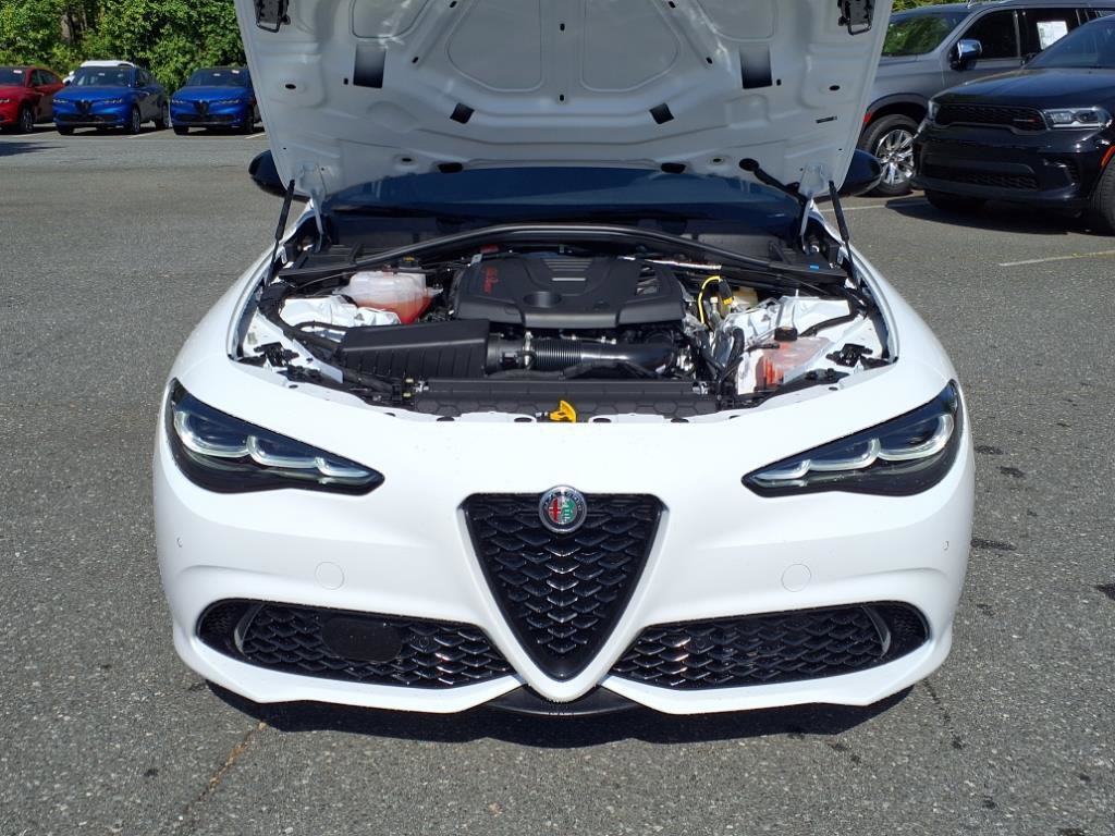 New 2025 Alfa Romeo Giulia w/ Driving Assist Package image 4