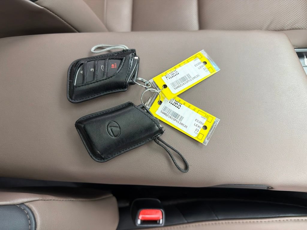 Used 2023 Lexus ES 350 w/ Premium Package FWD image 35