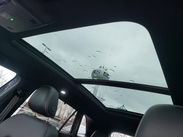 Used 2024 Volkswagen Atlas Cross Sport SE w/ Panoramic Sunroof Package image 24