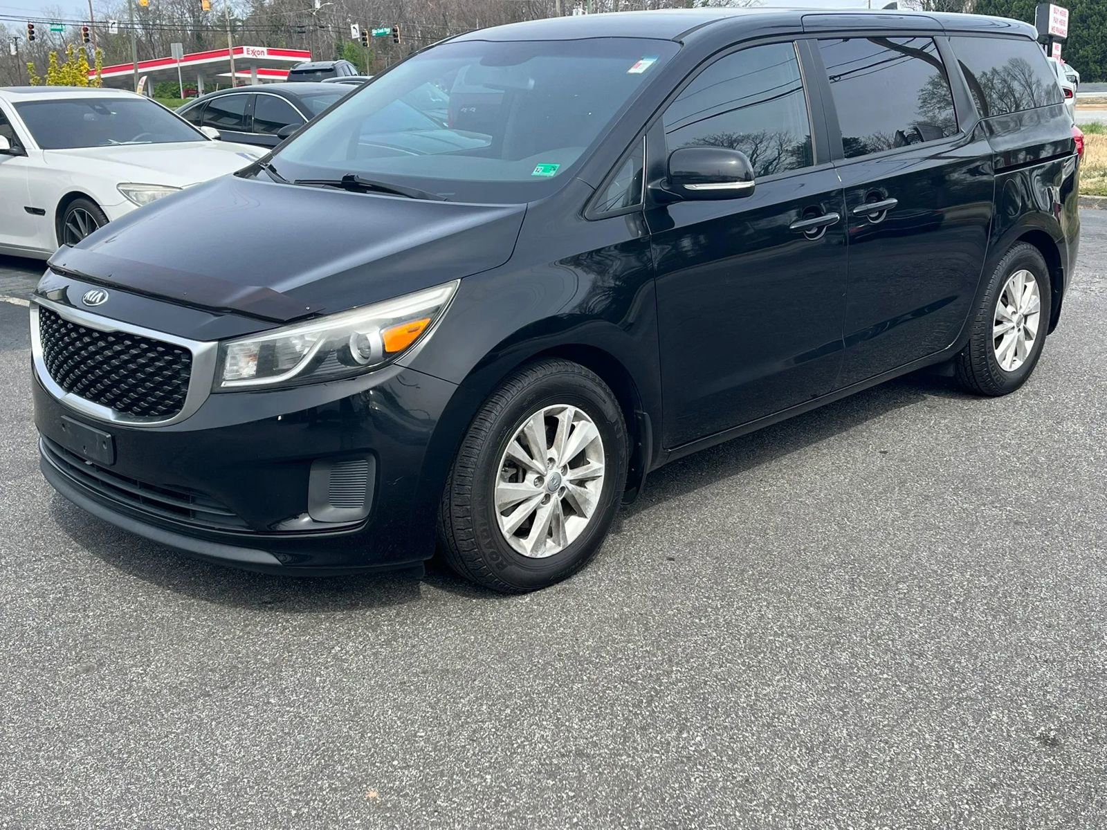 Used 2016 Kia Sedona L FWD image 2