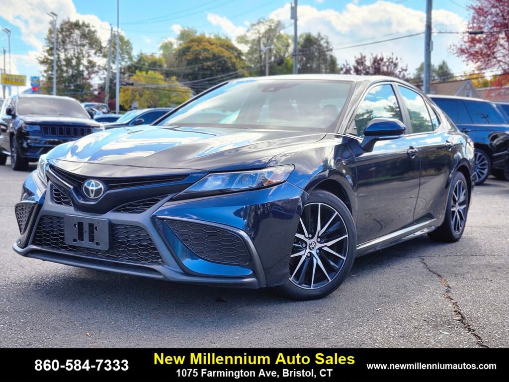 Used 2021 Toyota Camry SE