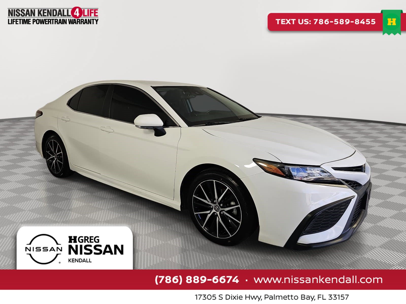 Used 2023 Toyota Camry SE FWD image 1