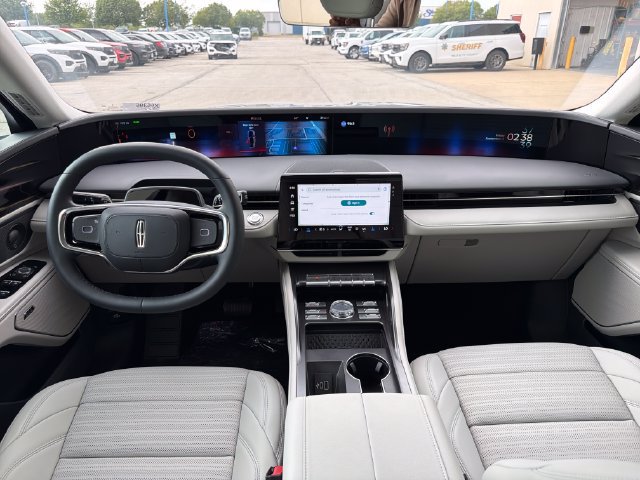 New 2026 Lincoln Nautilus Reserve w/ Jet Appearance Package AWD/4WD image 16