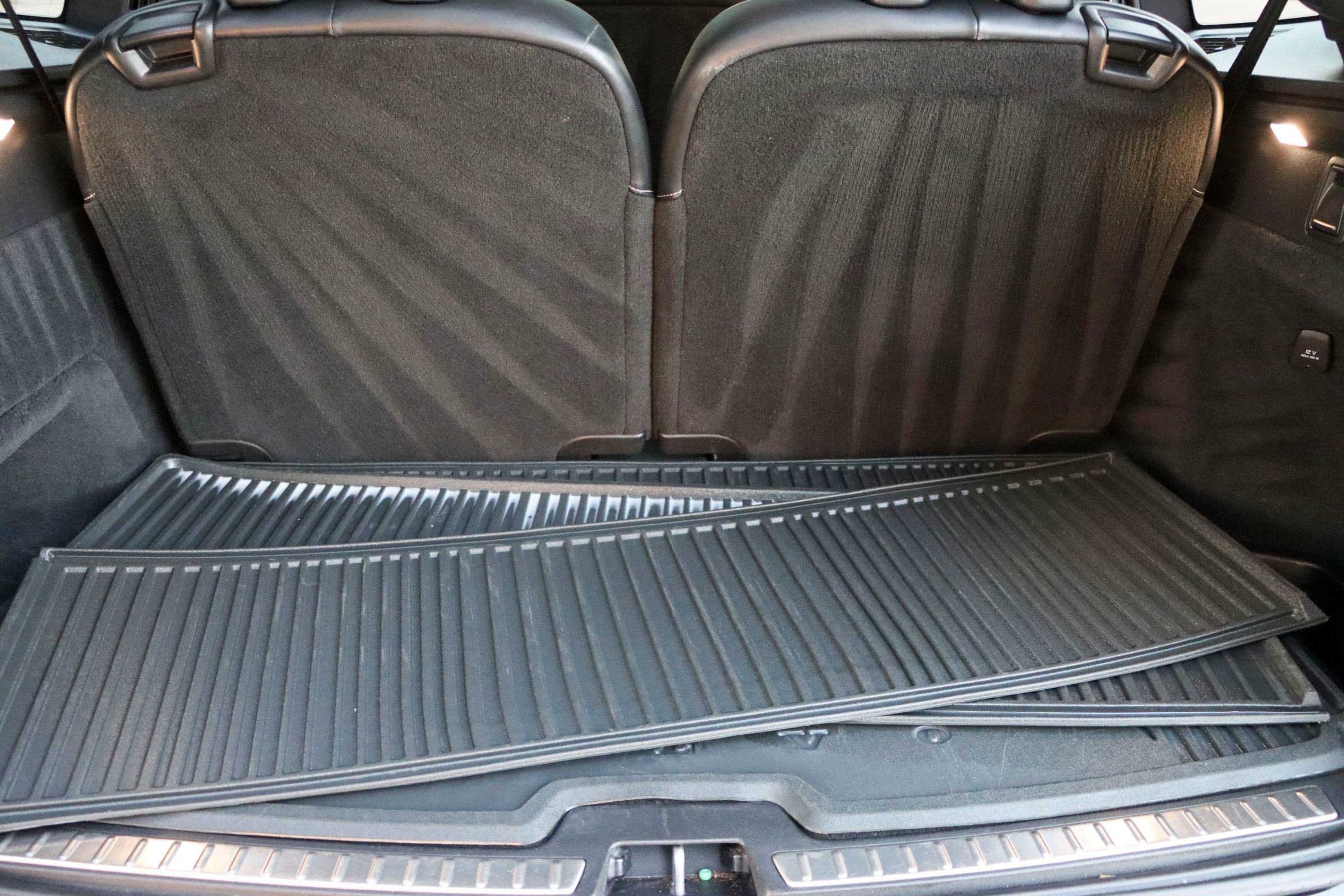 Used 2018 Volvo XC90 T6 R-Design w/ Convenience Package image 28