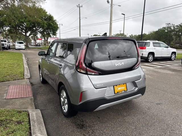 Used 2025 Kia Soul LX w/ LX Technology Package image 5