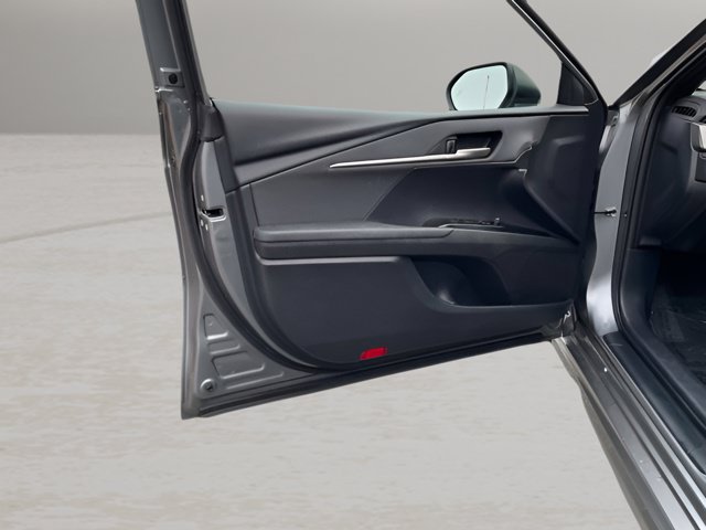 Used 2025 Toyota Camry SE FWD image 8
