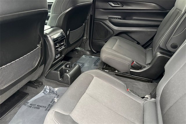 Used 2023 Jeep Grand Cherokee L Laredo image 14