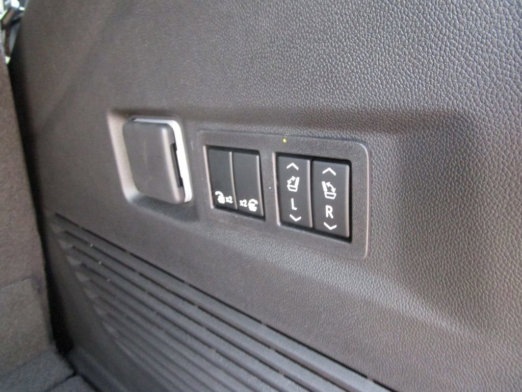 New 2026 GMC Yukon Denali w/ Denali Reserve Package image 12