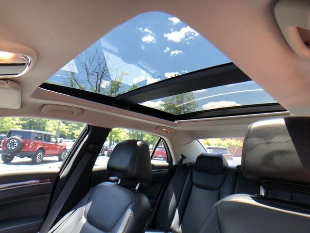 Used 2015 Chrysler 300 Limited RWD image 21