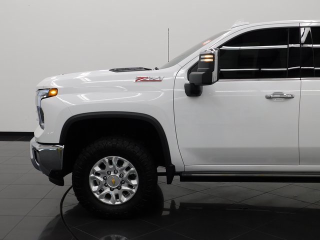 Used 2024 Chevrolet Silverado 2500 LTZ w/ LTZ Convenience Package image 14