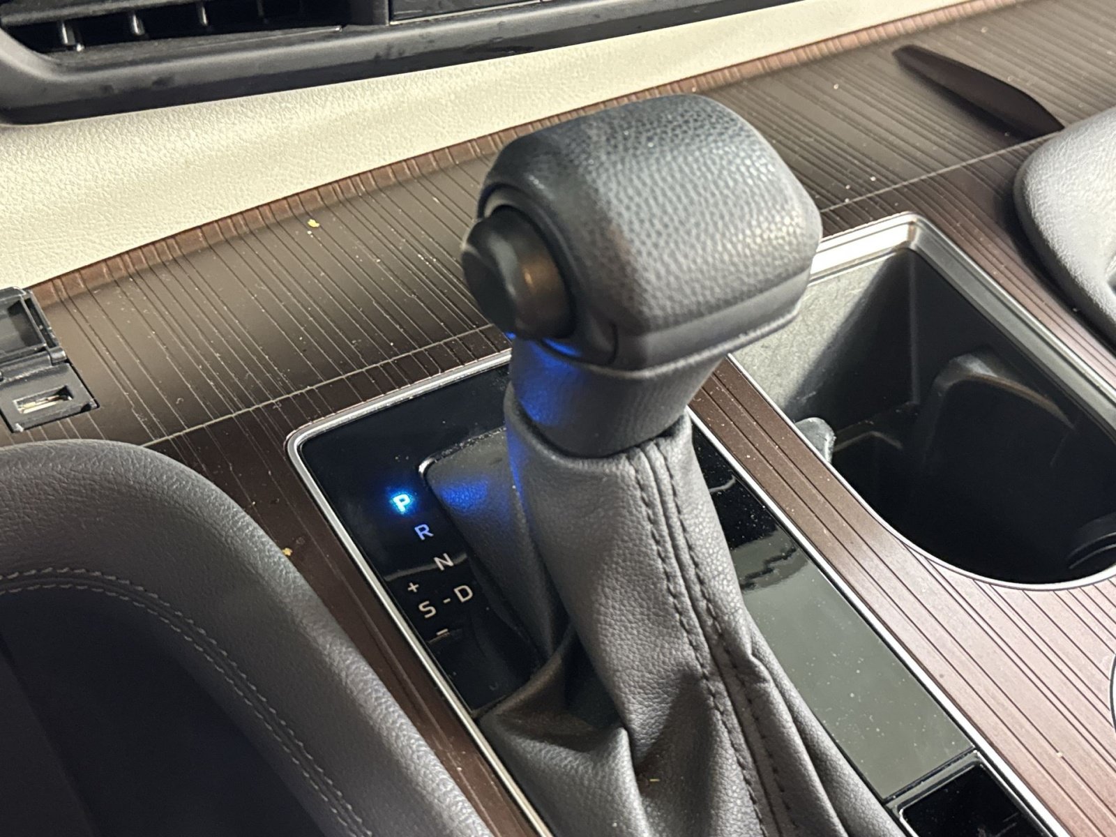 Used 2023 Toyota Sienna LE FWD image 34