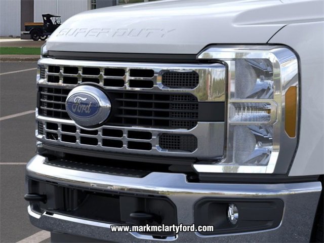 New 2026 Ford F350 XL w/ XL Chrome Package image 17