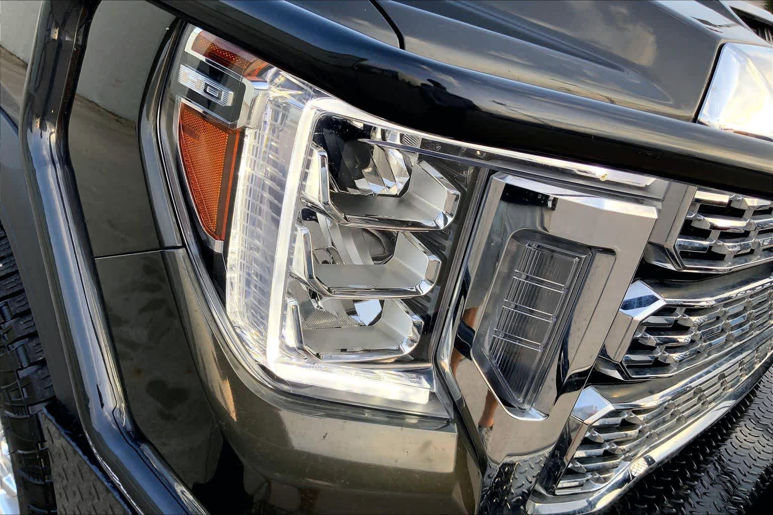 Used 2022 GMC Sierra 3500 Denali w/ Technology Package AWD/4WD image 28