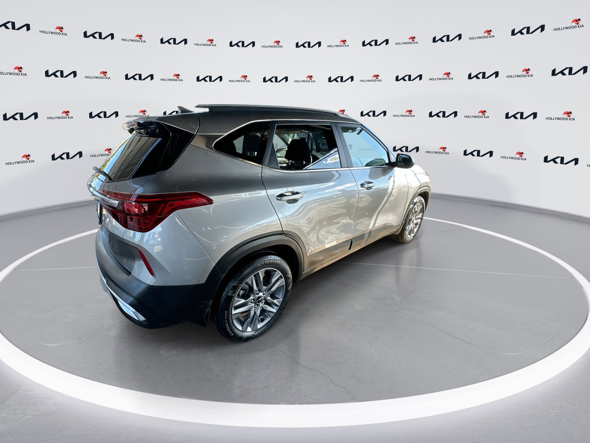 Used 2023 Kia Seltos S w/ Navigation Package image 8