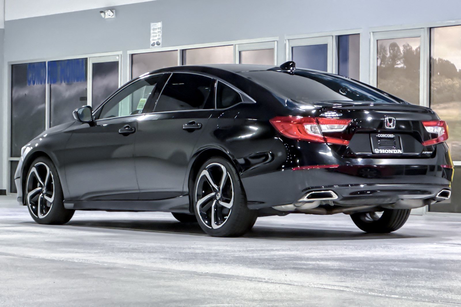 Used 2019 Honda Accord Sport image 3