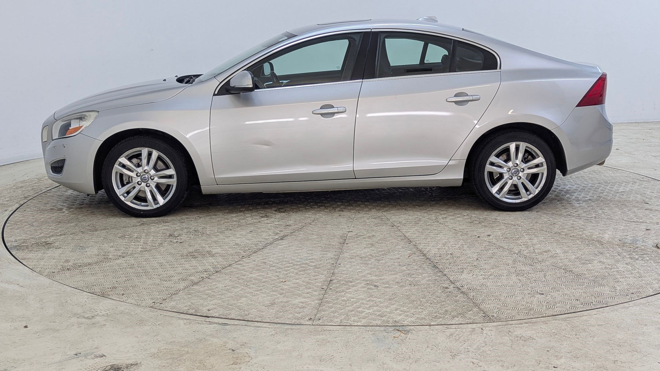 Used 2012 Volvo S60 T5 image 2