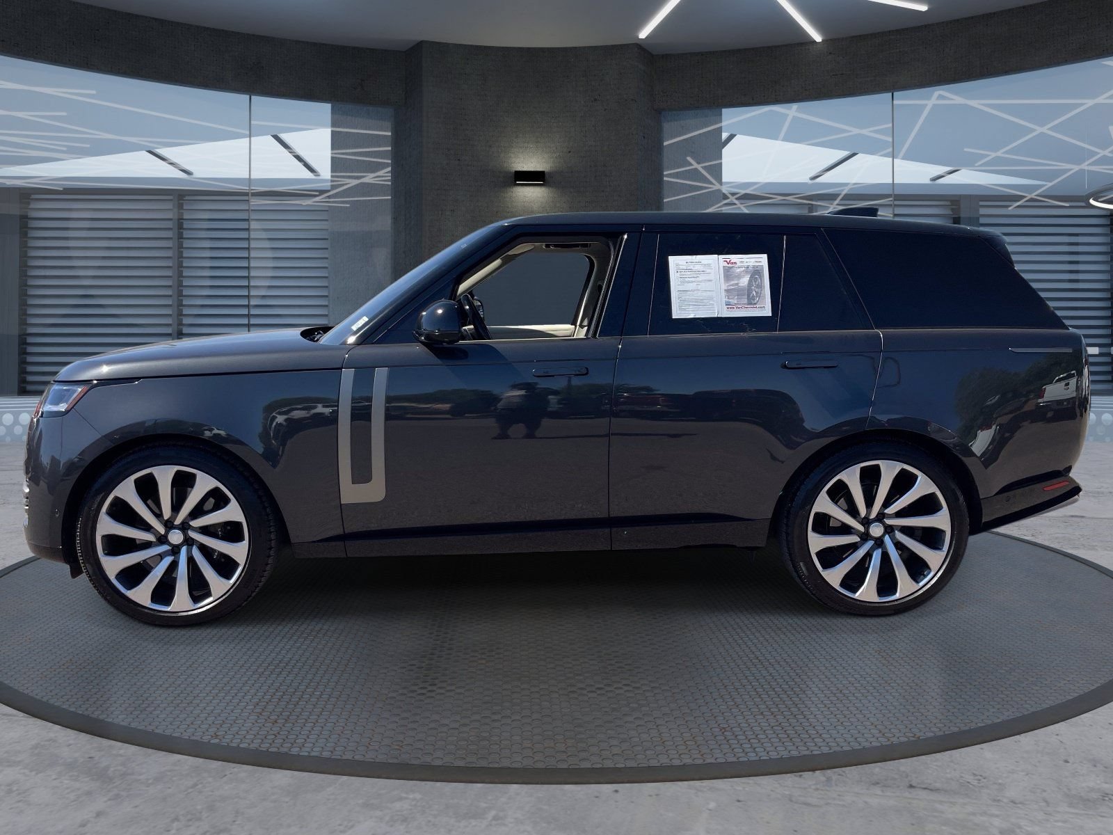 Used 2023 Land Rover Range Rover SE AWD/4WD image 3