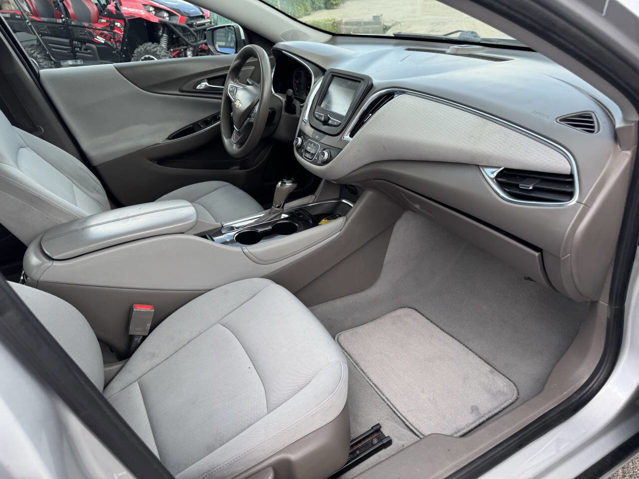 Used 2018 Chevrolet Malibu LT image 28