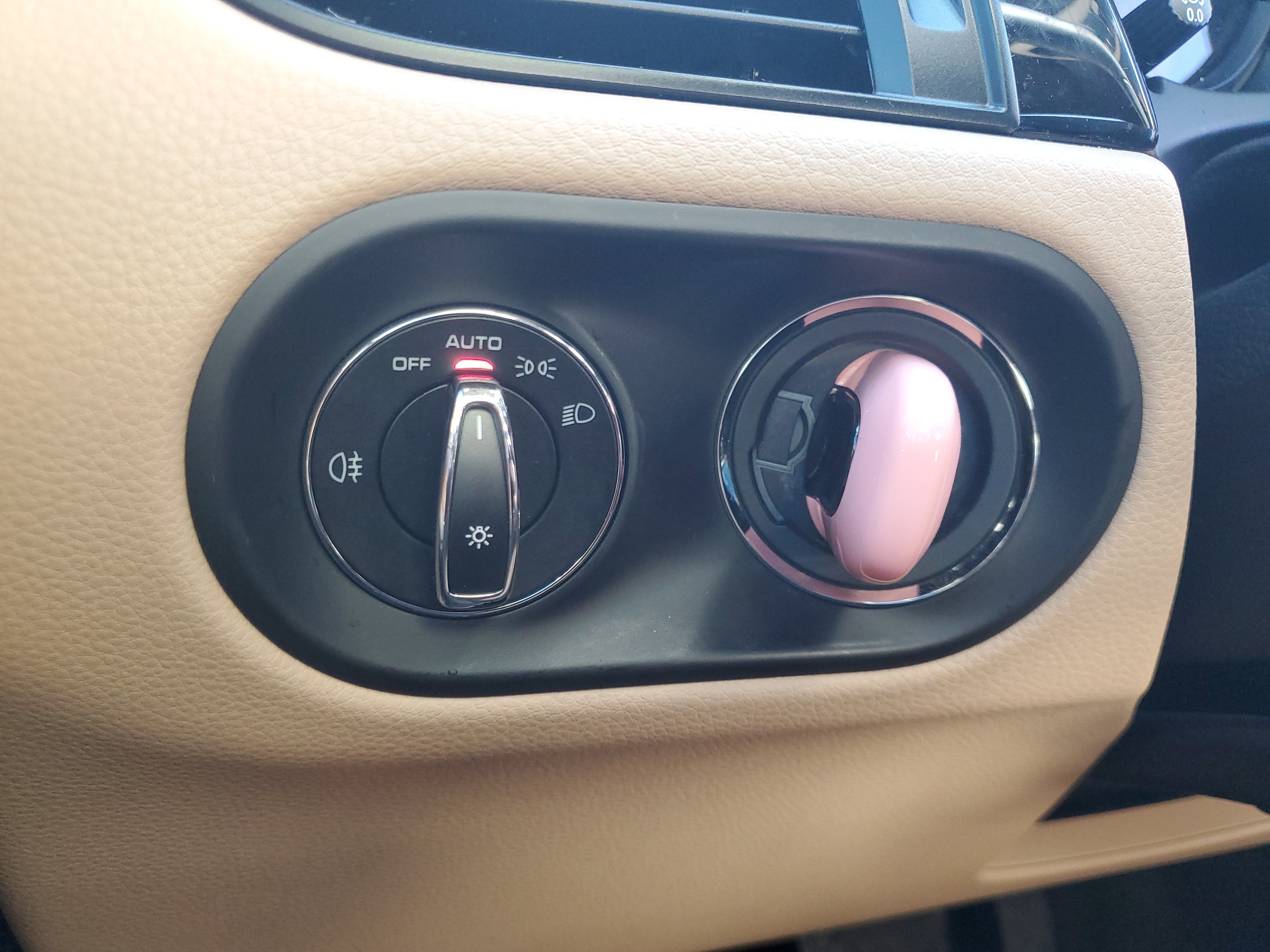 Used 2021 Porsche Macan image 22