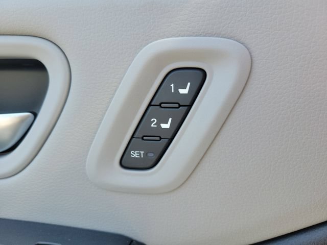 Certified 2025 Honda Pilot Touring image 23
