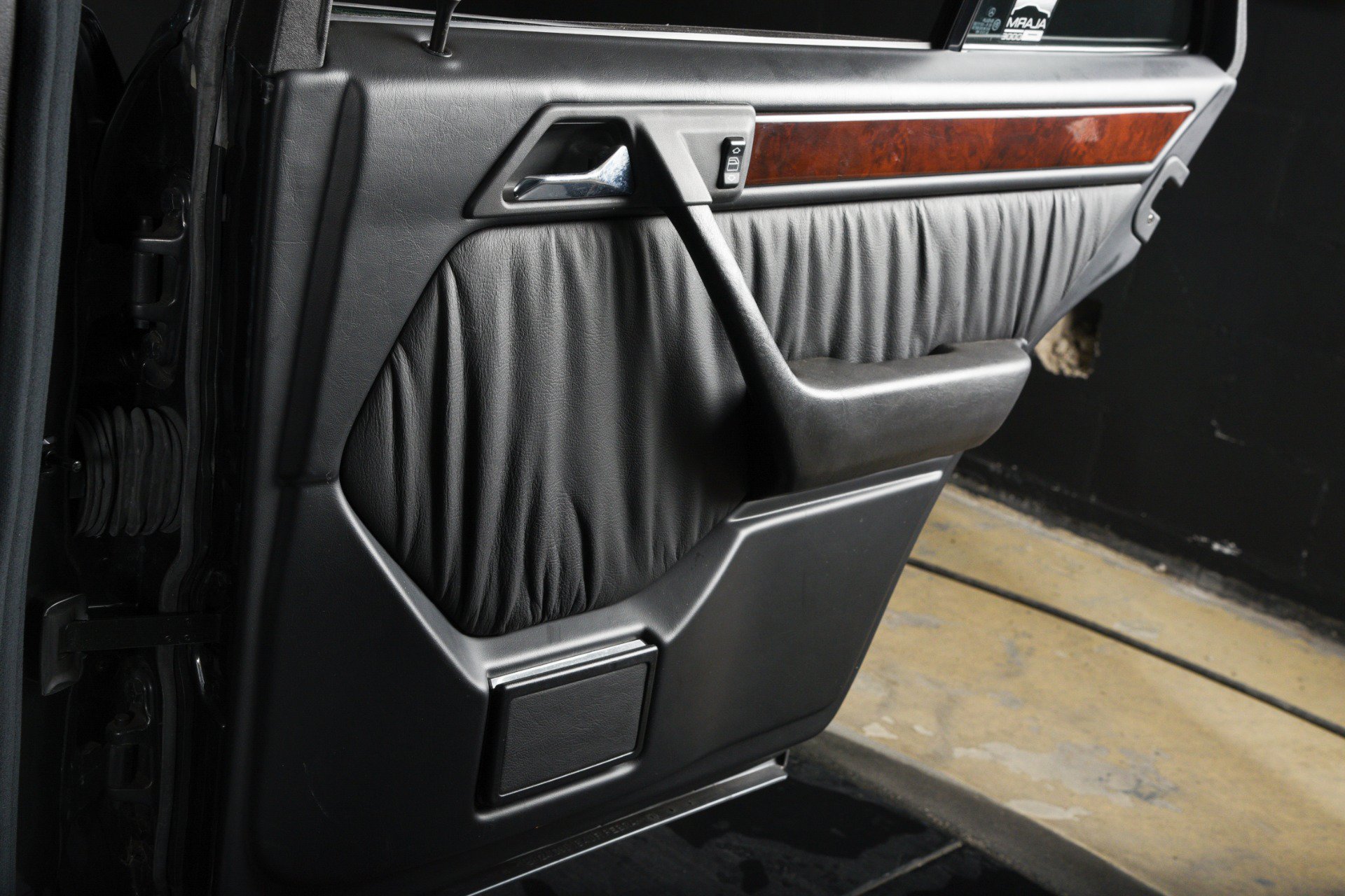 Used 1994 Mercedes-Benz E 500 Sedan image 32