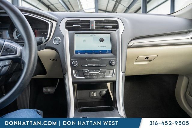 Used 2020 Ford Fusion SE w/ Fleet SE Value Package image 8