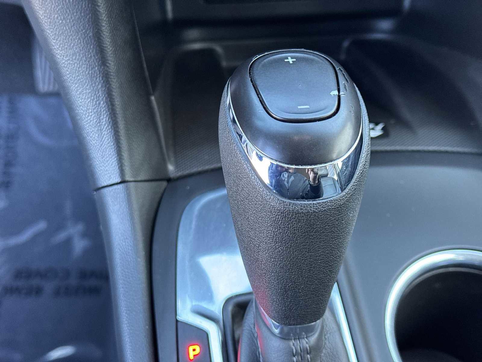 Used 2020 Chevrolet Equinox Premier image 32