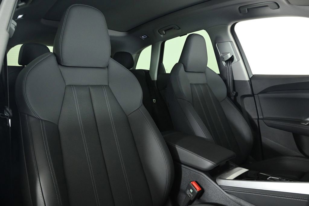 New 2025 Audi Q5 Prestige image 15