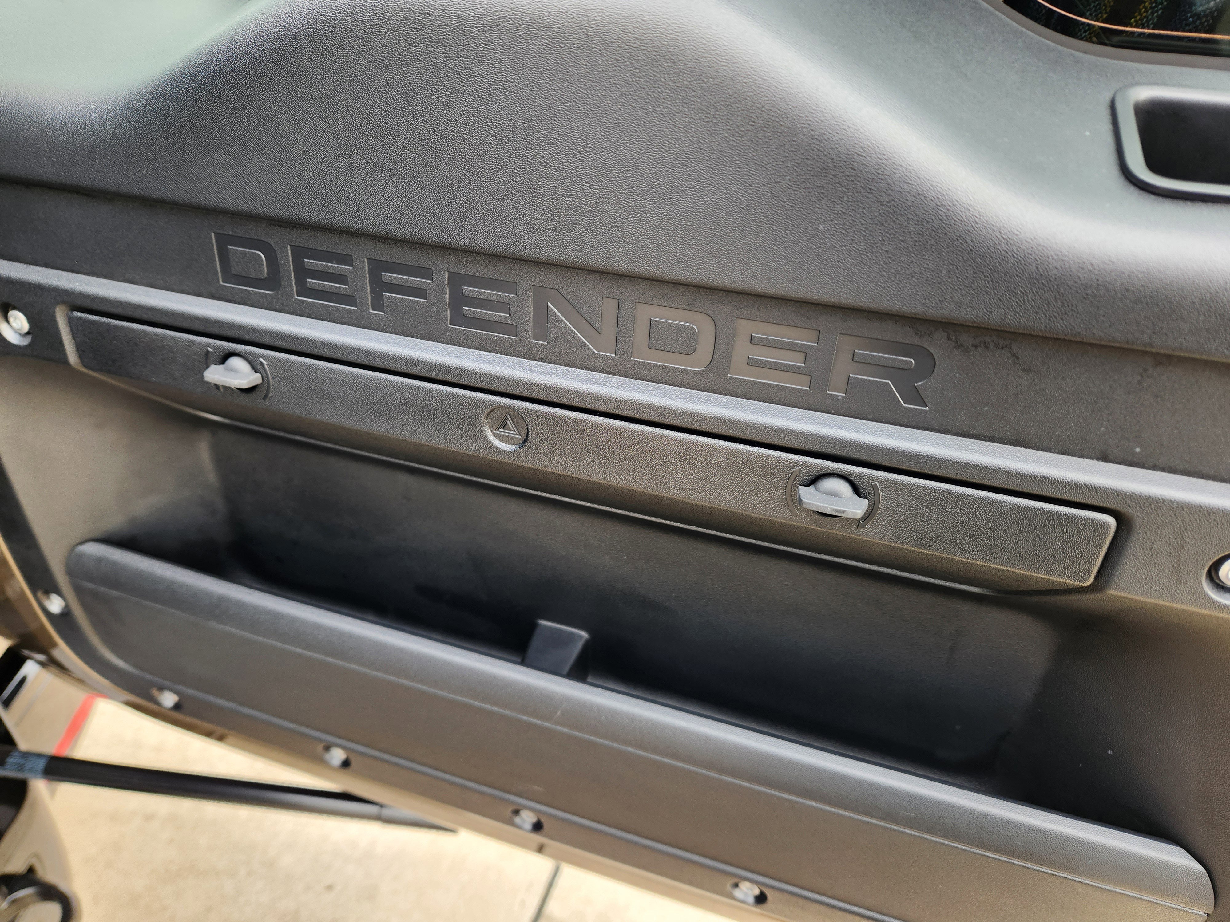 Certified 2024 Land Rover Defender 110 X-Dynamic SE AWD/4WD image 36