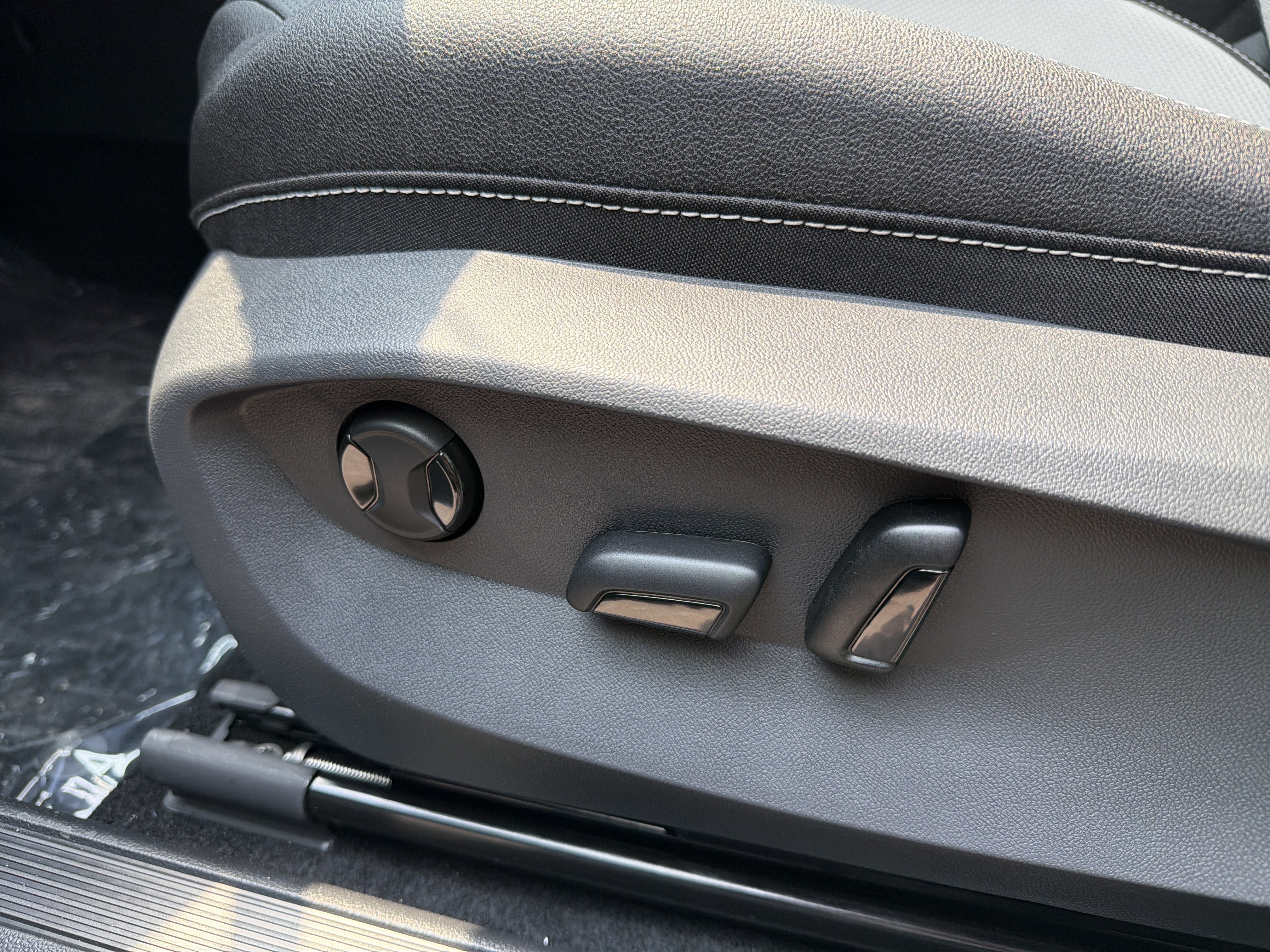 New 2026 Volkswagen Taos SEL AWD/4WD image 10