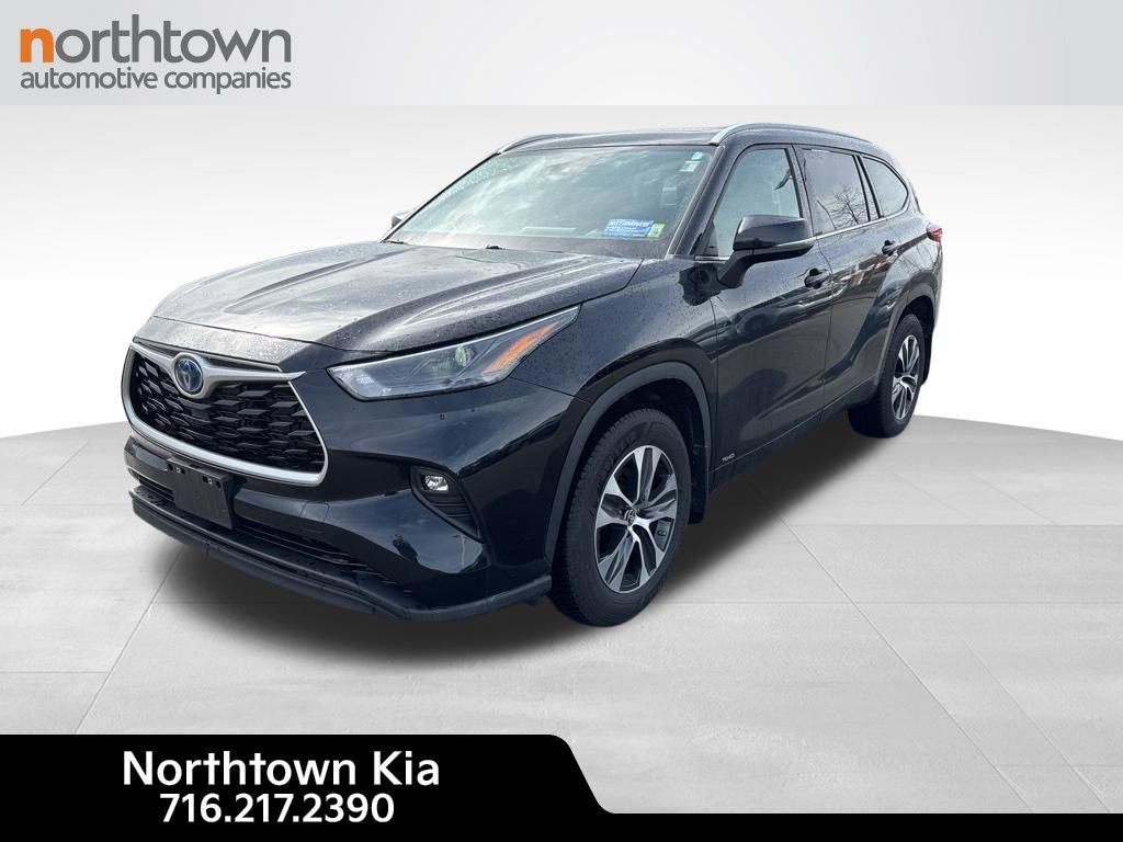 Used 2022 Toyota Highlander XLE