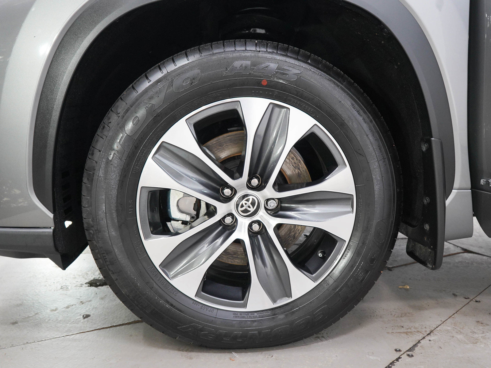 Used 2026 Toyota Highlander XLE AWD/4WD image 30