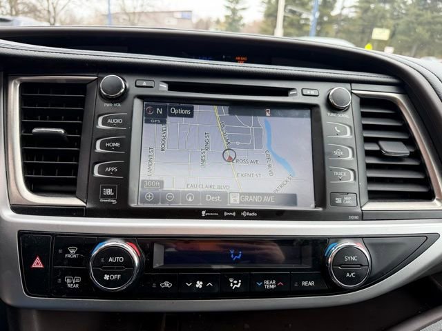 Used 2017 Toyota Highlander Limited Platinum image 25