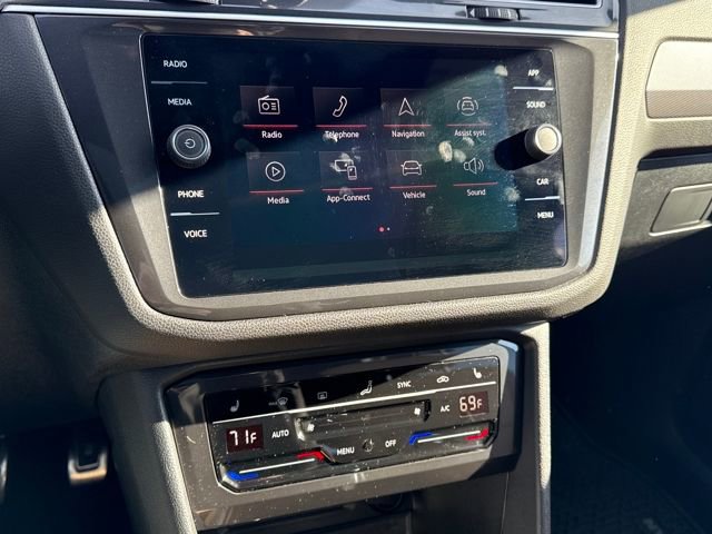 Used 2023 Volkswagen Tiguan SE R-Line image 19