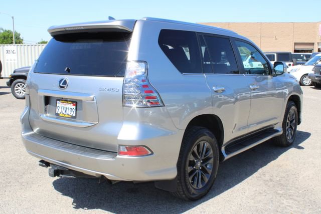 Used 2023 Lexus GX 460 Premium w/ Premium Package image 4