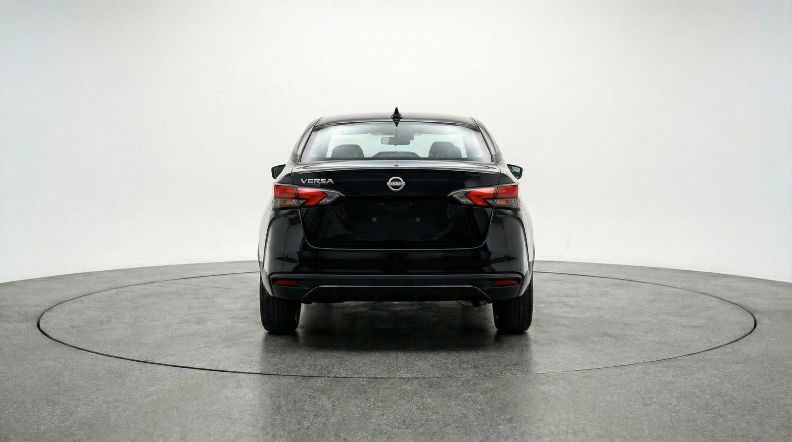 Used 2025 Nissan Versa SV image 7