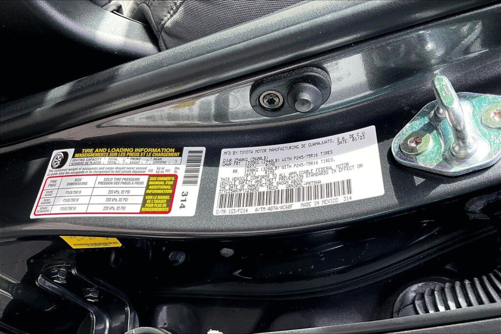 Used 2023 Toyota Tacoma SR5 AWD/4WD image 19