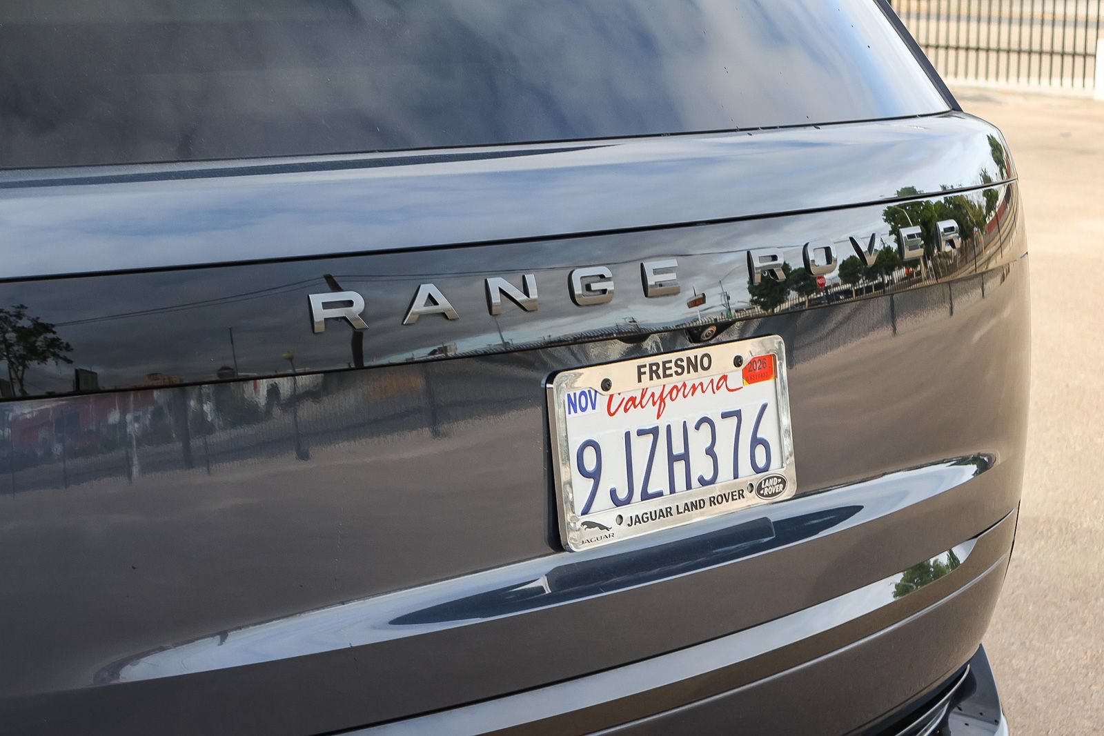 Certified 2024 Land Rover Range Rover SE AWD/4WD image 12