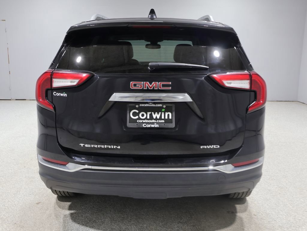 Used 2024 GMC Terrain SLT AWD/4WD image 3
