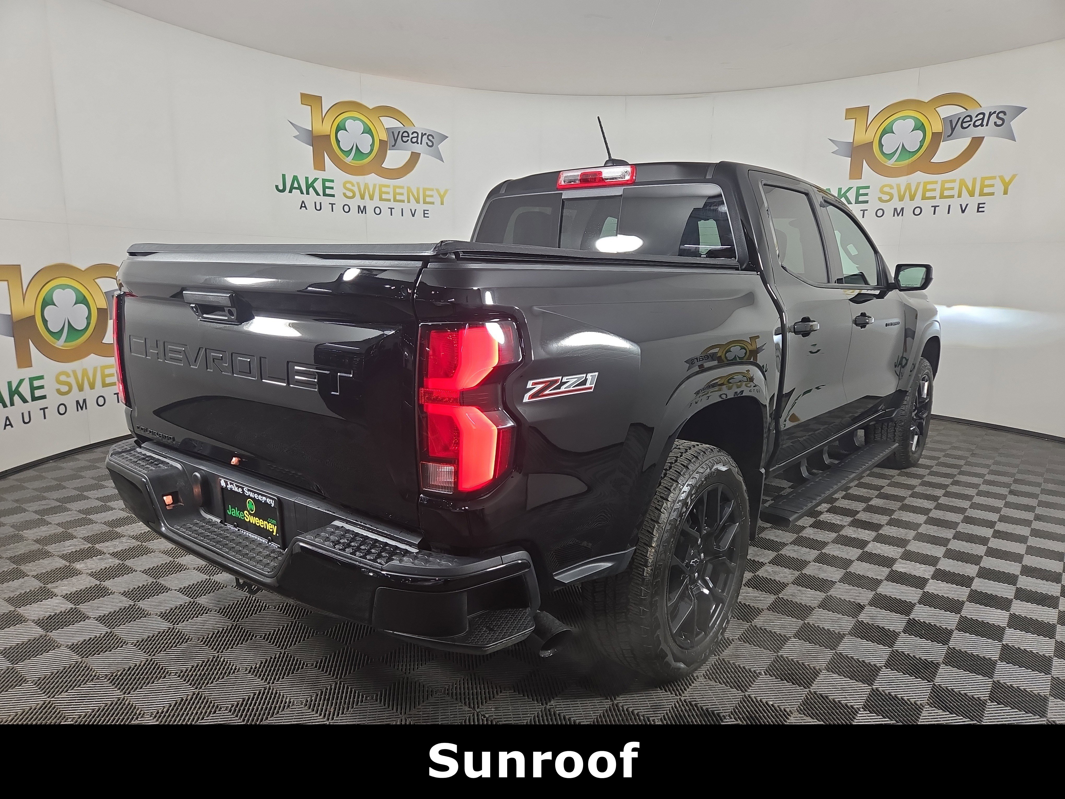 Certified 2024 Chevrolet Colorado Z71 w/ LPO, Dark Essentials Package image 9