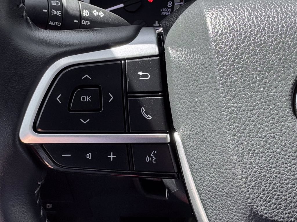 Used 2023 Toyota Highlander XSE AWD/4WD image 20