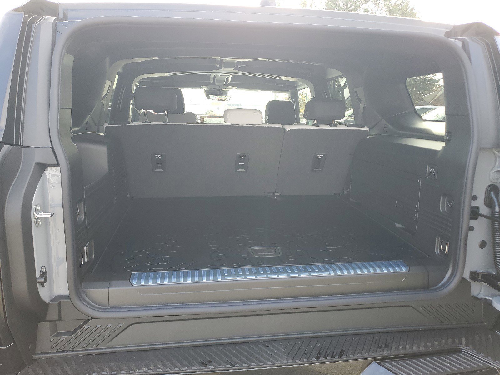 New 2025 GMC Hummer EV 2X image 9