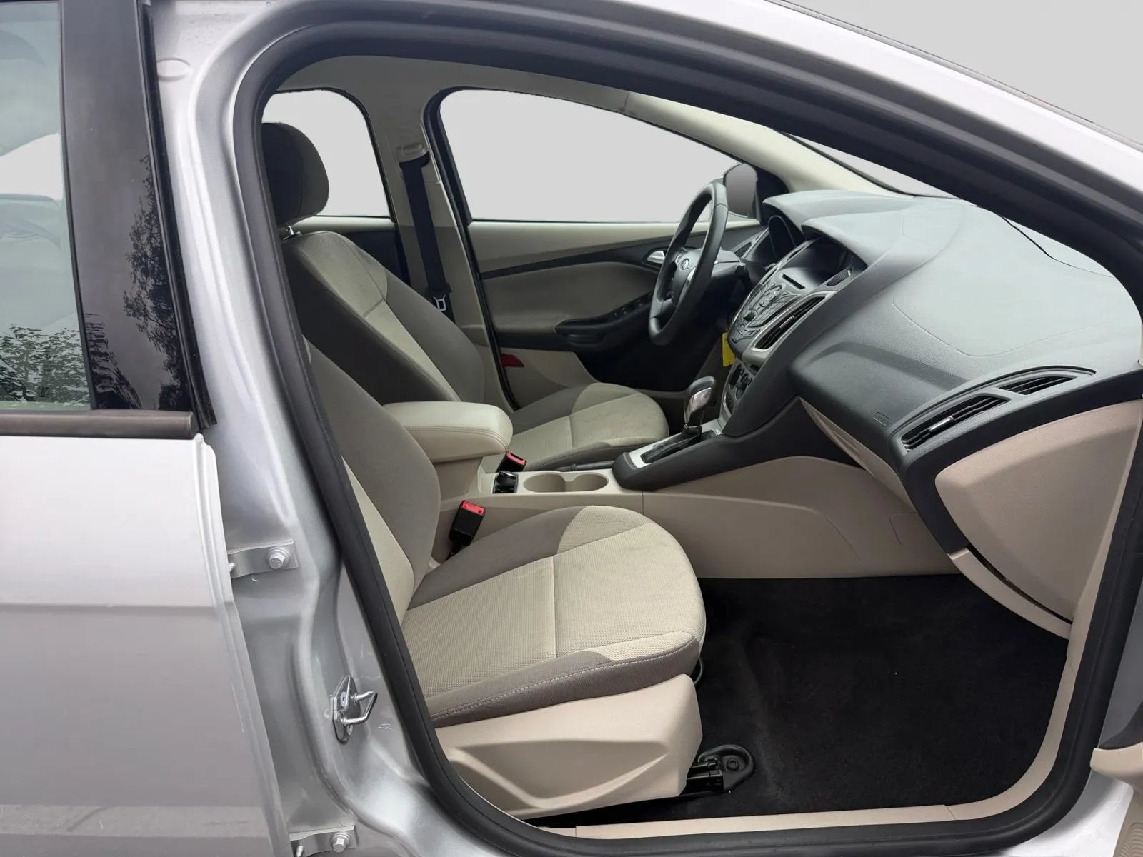 Used 2014 Ford Focus SE FWD image 15